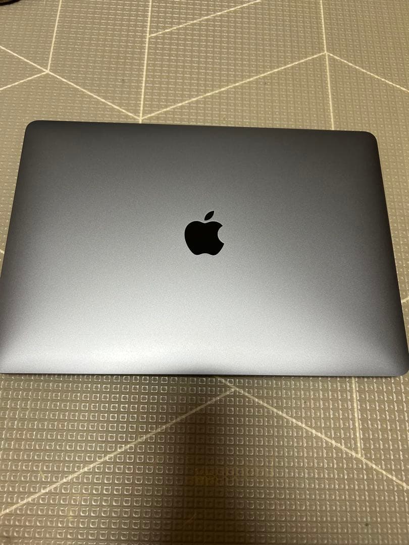 【超美品】MacBook Air M1 8G 256GB Amazon.co.jp: 【整備済み品】 Apple MacBook Air M1 2020(13インチAir
