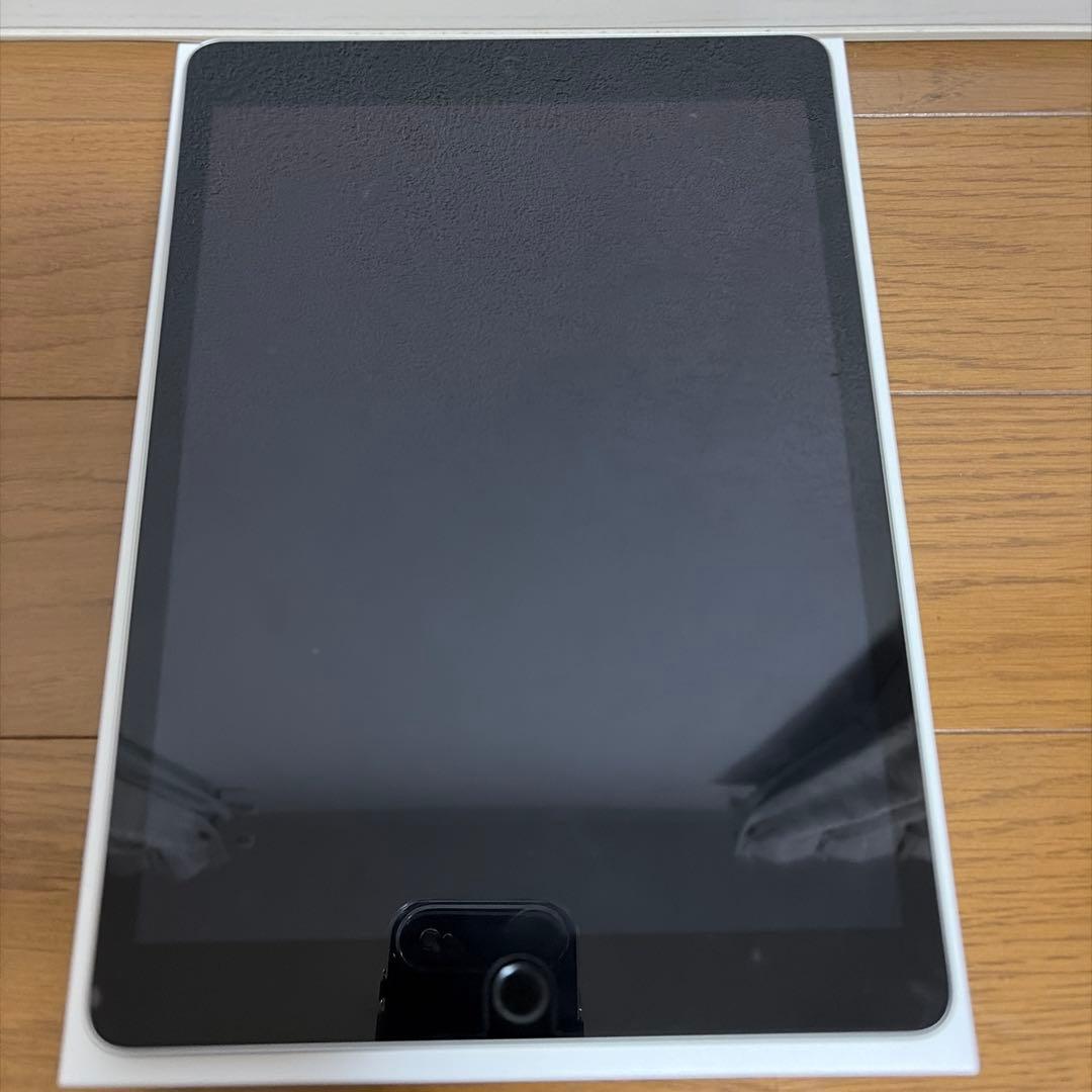 iPad 第9世代 64GB 本体　色シルバー Amazon.co.jp: 【整備済み品】 Apple iPad (第9世代) Wi-Fi 64GB