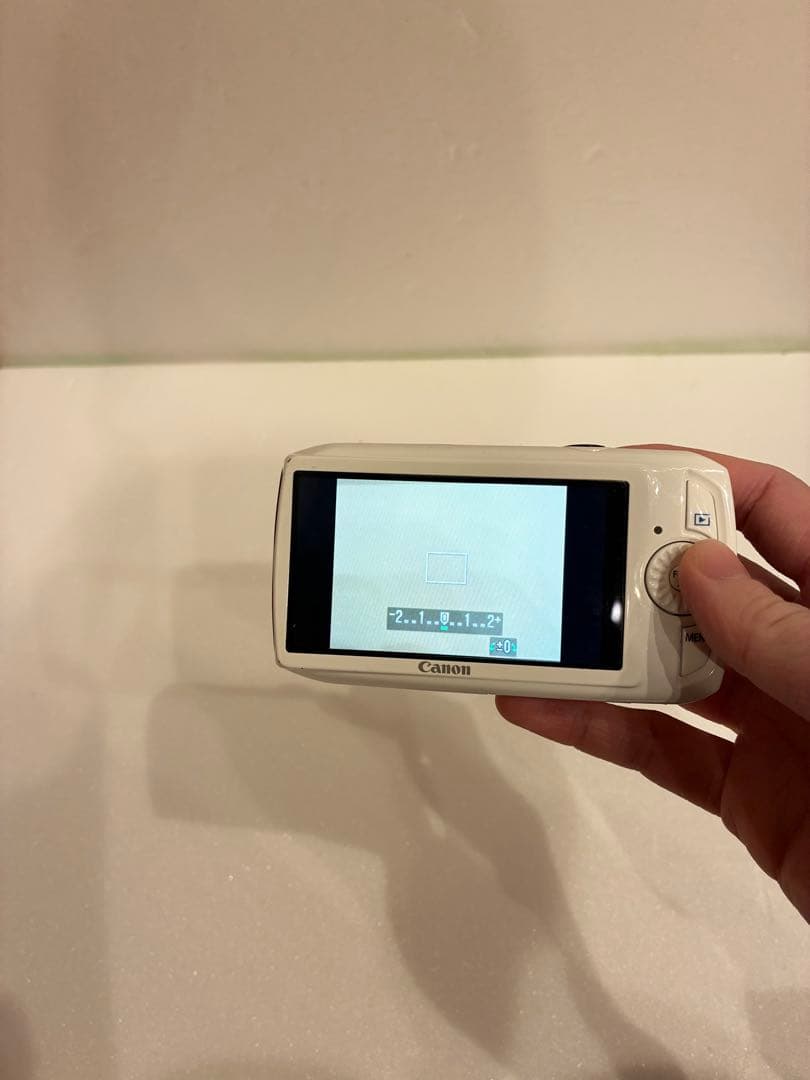 Canon IXY30S デジタルカメラ 白 充電器・バッテリー・SDカード付属