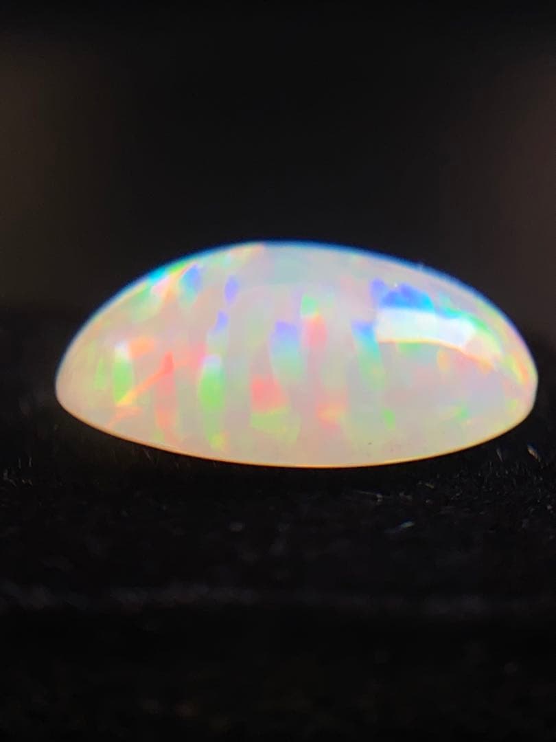 エチオピア産　オパール　ルース(3.59ct)ソー付き