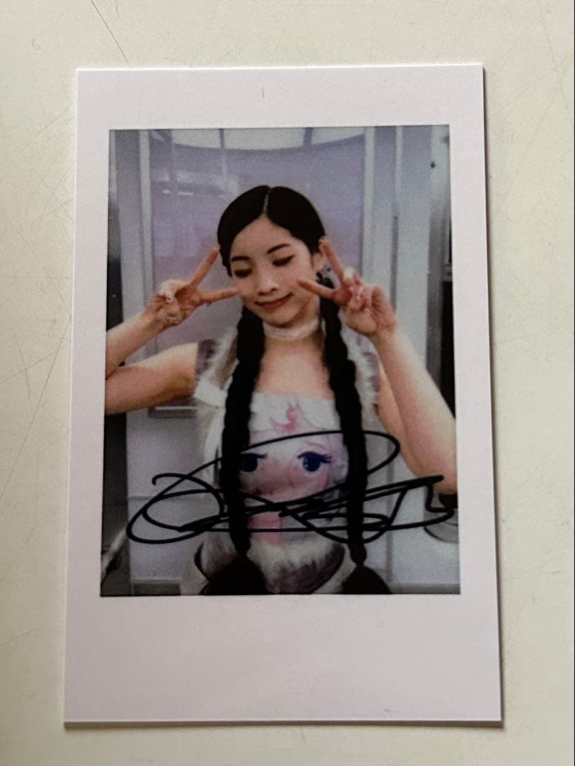 TWICE yizhiyu 上海サイン会当選者限定ポラ風トレカ　2.0 ダヒョン TWICE ダヒョン THIS IS FOR yizhiyu ポラロイド 4.0 - メルカリ