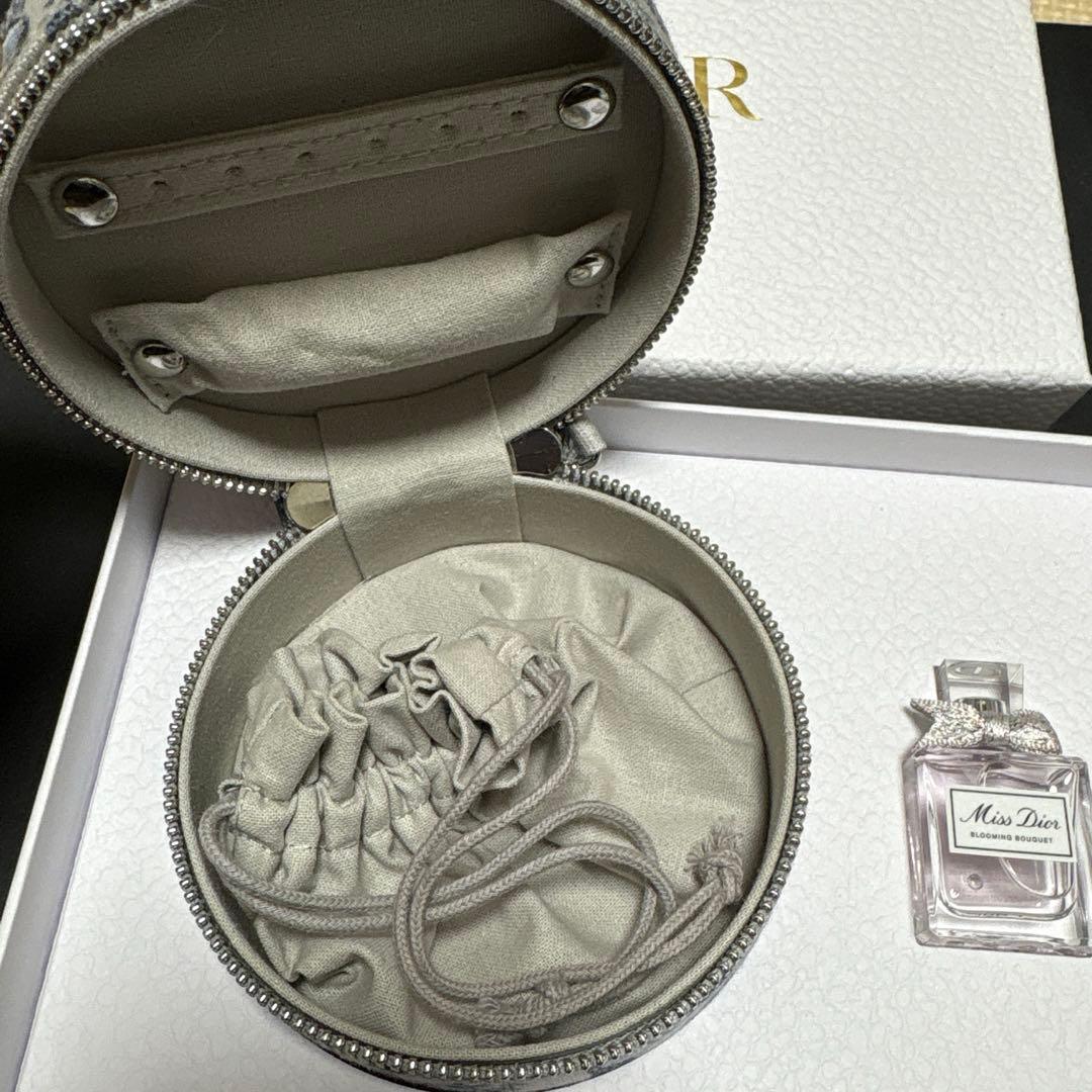 DIOR 香水とポーチセット - メルカリ