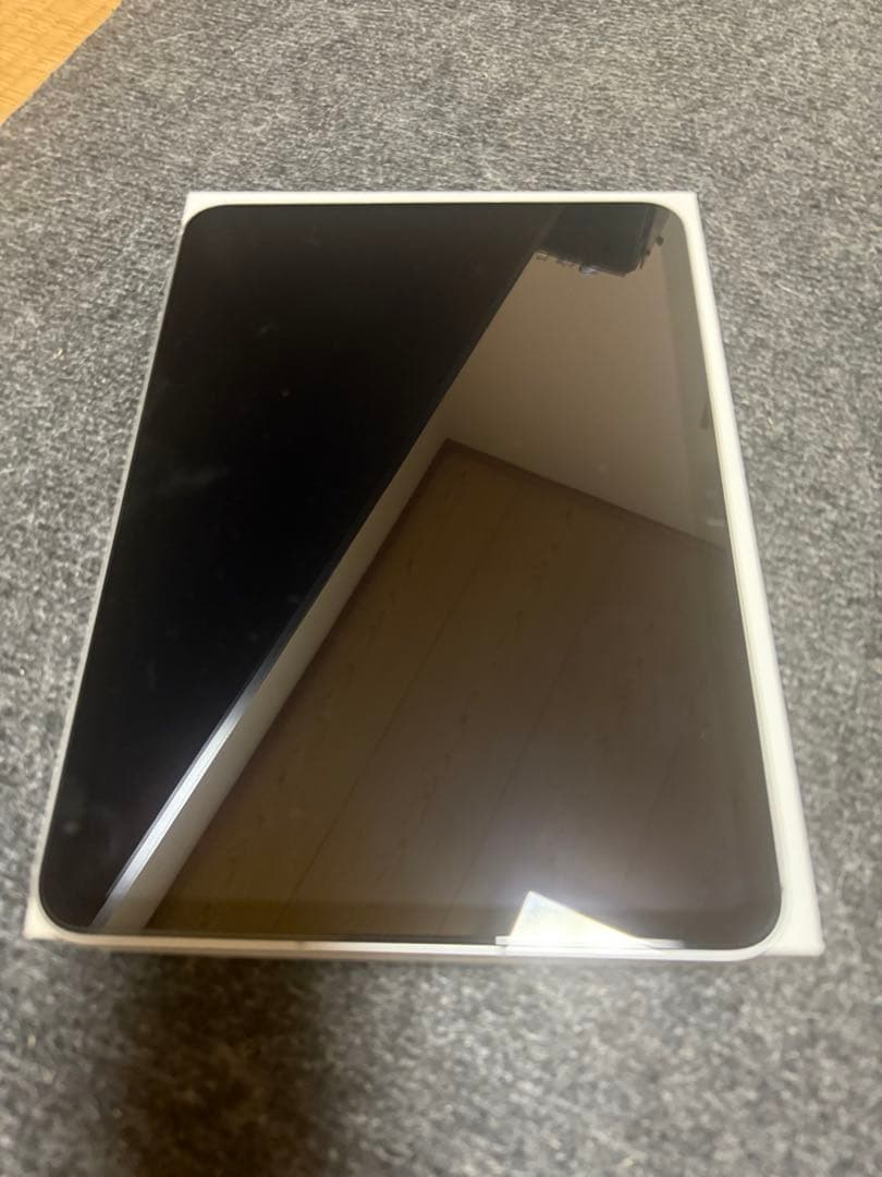 iPad 第7世代 10.2インチ 32GB Wi-Fi + セルラー