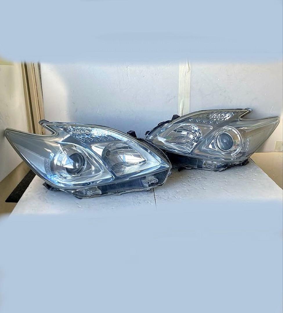 トヨタ プリウス ZVW30 30系 純正ヘッドライト 左右セット - メルカリ