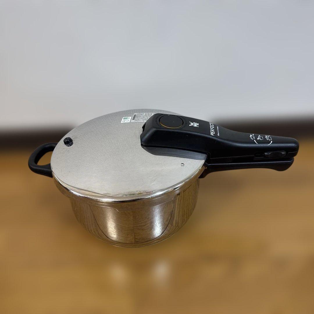 WMF (ヴェーエムエフ) パーフェクトS 圧力鍋 4.5L ドイツ製 レシピ本