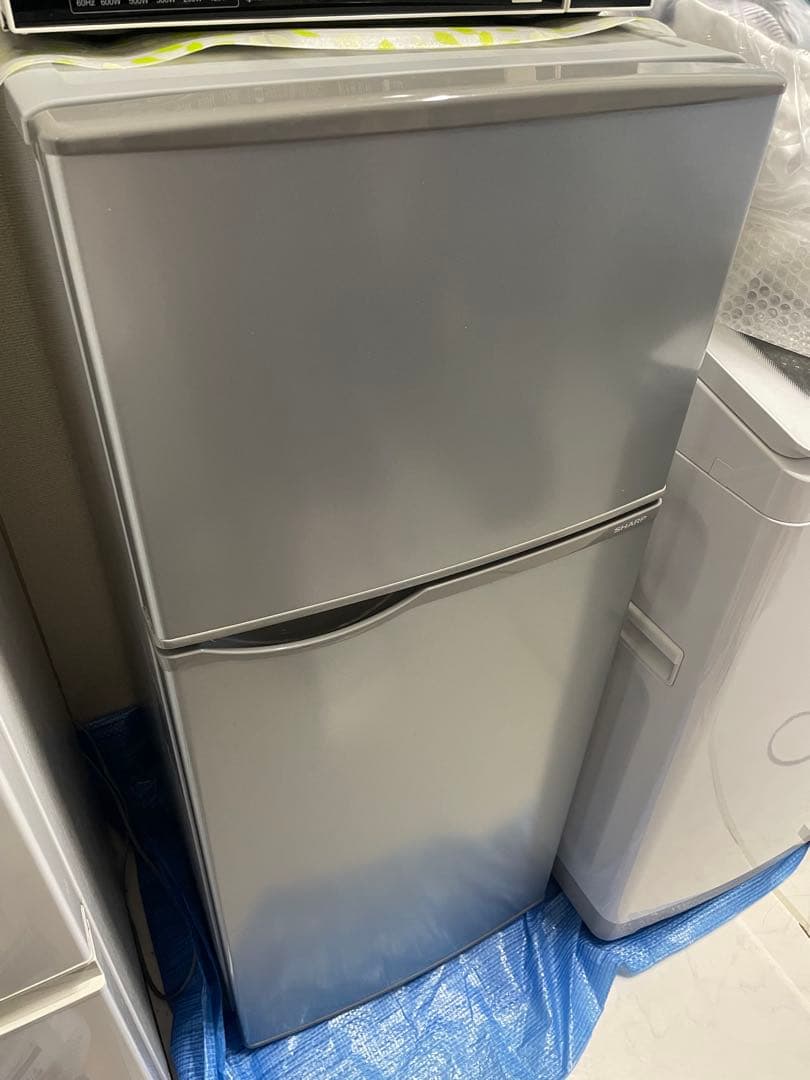 お買得★お取引は3月迄★ SHARP SJ-H12B シルバー冷蔵庫 2ドア Amazon.co.jp: シャープ 冷蔵庫 2ドア 118Lタイプ シルバー SJ-H12B-S