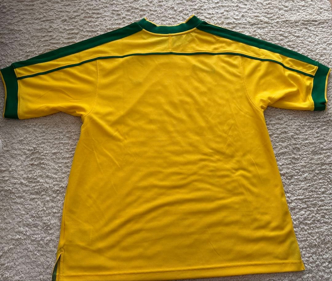 1998年FIFAワールドカップフランス大会ブラジル代表ホームユニフォーム