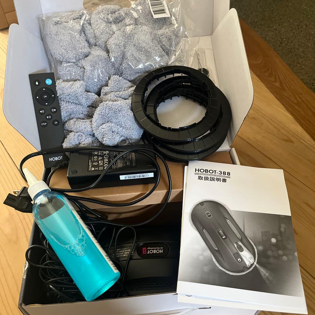 掃除機・クリーナー HOBOT-388 スタートボタンを押すだけで窓や風呂の壁を拭き掃除する「自動窓拭き