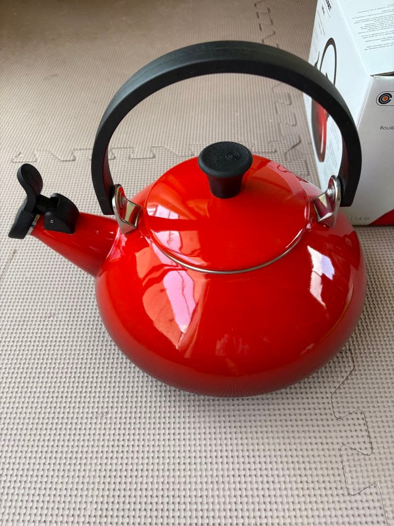 やかん　【ほぼ新品】LE CREUSET ケトル【禅】赤　1.5L
