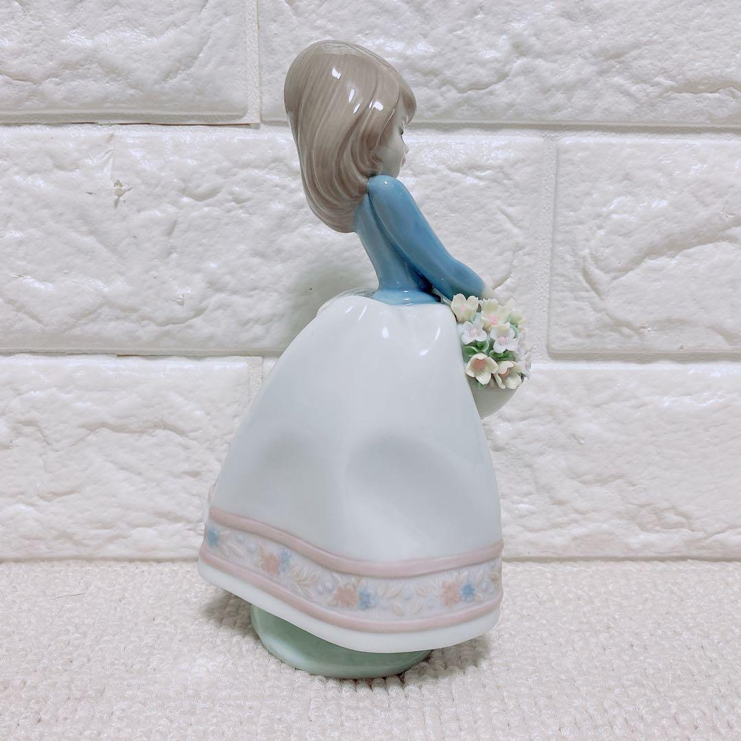 リヤドロ 5467 五月の花 フィギュリン 置物 陶器人形 女の子 5月