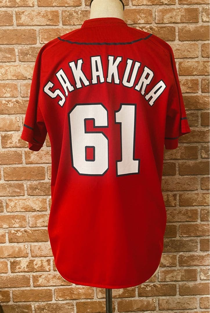 広島東洋カープ 坂倉将吾選手 背番号「61」ユニフォーム 直筆サイン S