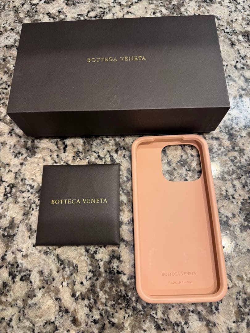 完売】ボッテガヴェネタ iPhone15Proケース カメオ - メルカリ