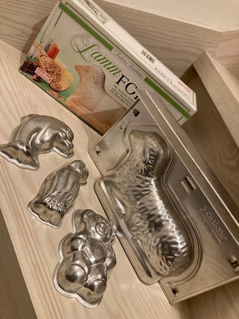 ケーキ型焼き型 テディベア 、ペンギン、イルカ　蚤の市 動物型抜き 4個セット ペンギン ケーキ 4個 セット 【 お子様も喜ぶ かわいい 立体 ケーキ