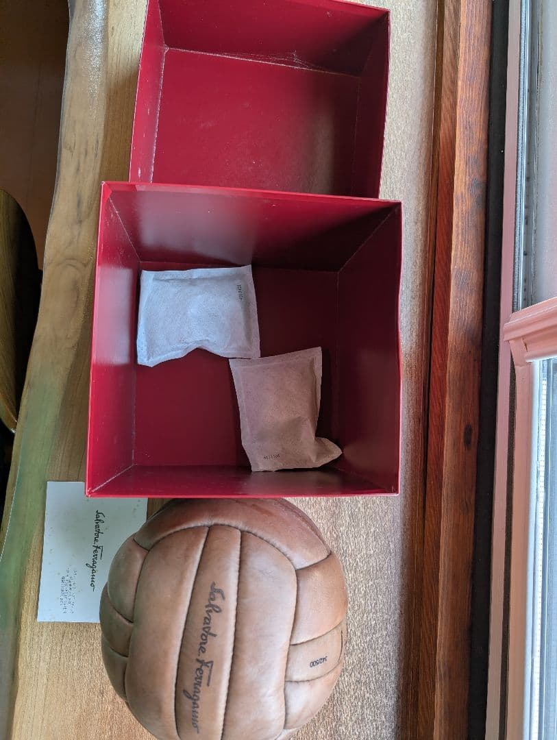 美品】フェラガモ 02年日韓ワールドカップ 世界500個限定サッカー