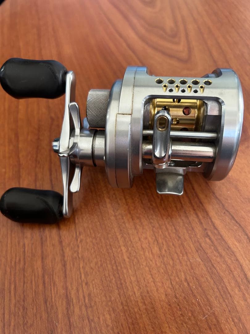 リール SHIMANO CALCUTTA CONQUEST 100 dc シマノ（SHIMANO） 20 カルカッタ コンクエスト DC 100 RIGHT (右