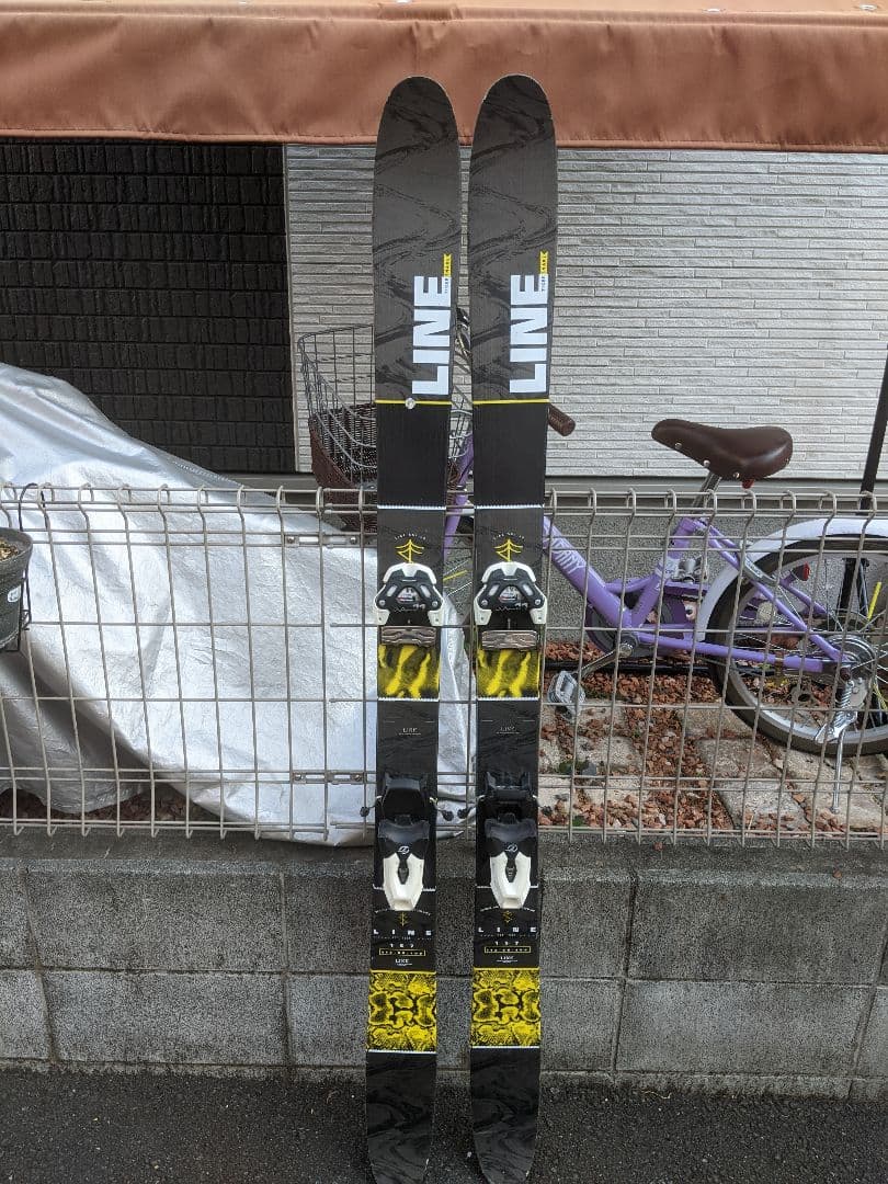 今だけ価格！】LINE Tigersnake - メルカリ