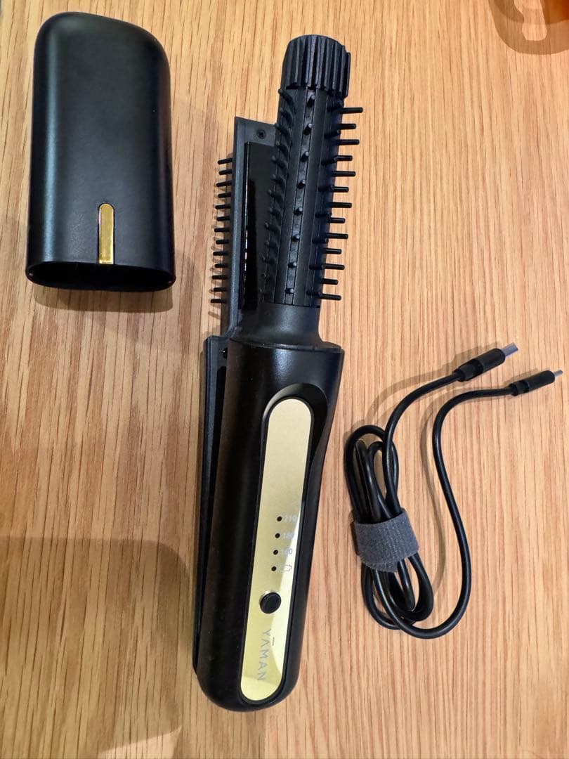YAMAN ブラシ型ヘアアイロン 160/180/210度 保水ヘアアイロンシリーズからコードレス×ブラシ型アイロン登場