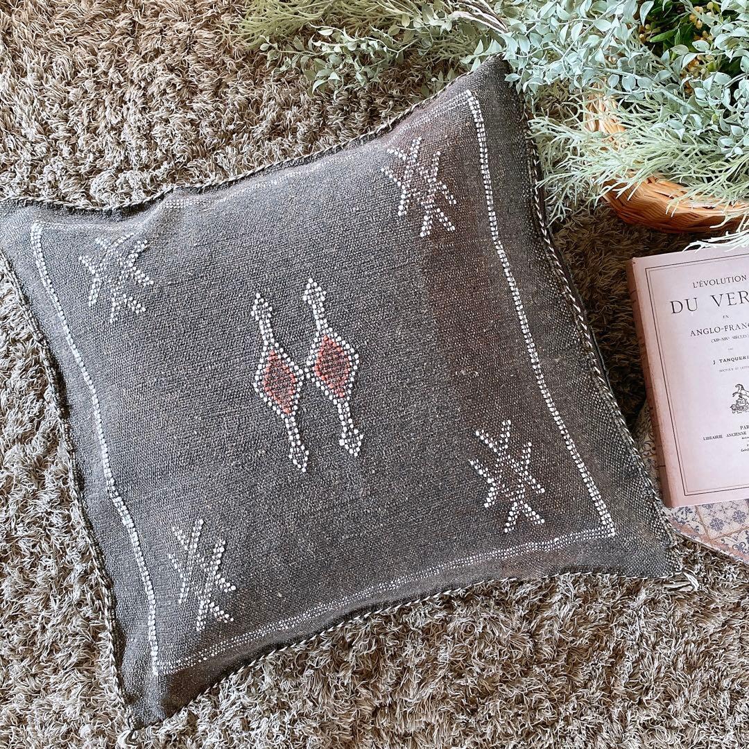 モロッコ製 カクタスシルク サブラ クッションカバー 約46×51cm - メルカリ