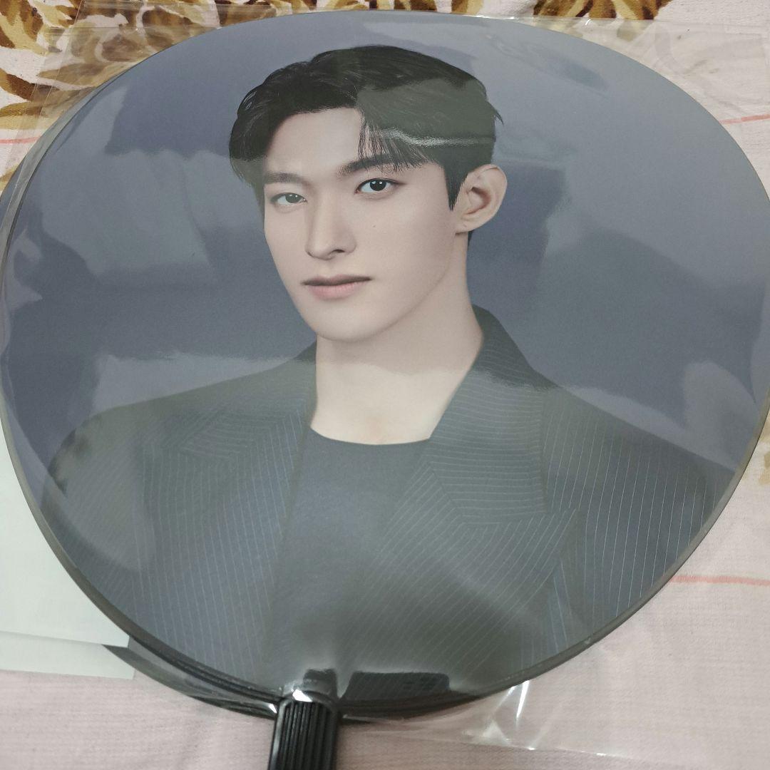 SEVENTEEN セブチ NEW ジャパン 日本 うちわ ドギョム 新品未開封