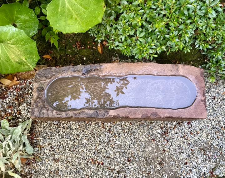 天然自然石四方角水鉢・舟型石・蹲】造園水石飾り石ガーデニングバード