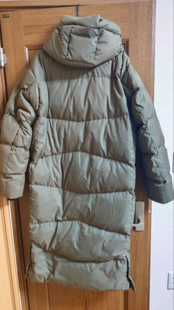 新品！定価17,800円DUARIGダウンベンチコート ペット保有と喫煙者無し