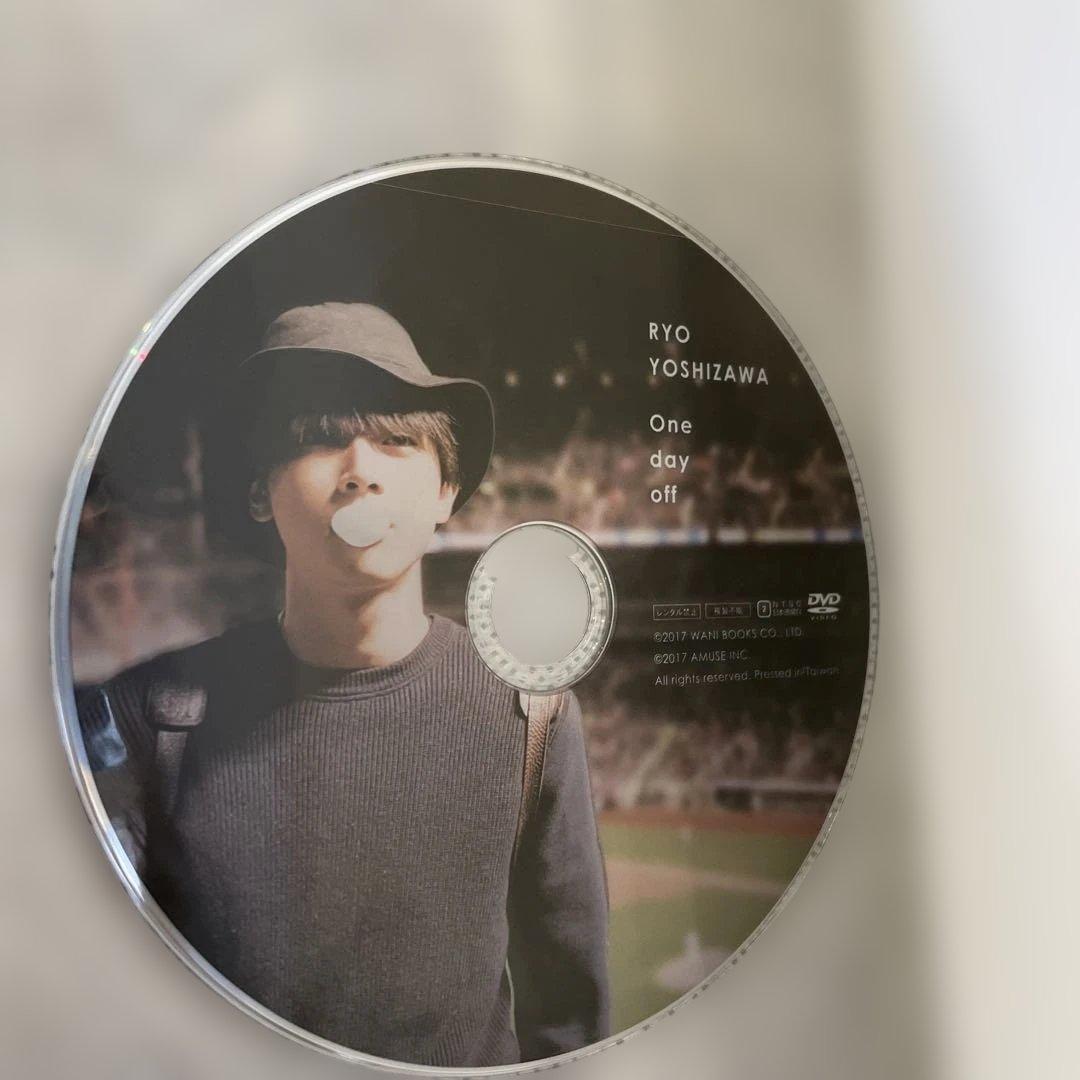 One day off : 吉沢亮 PHOTO BOOK - メルカリ