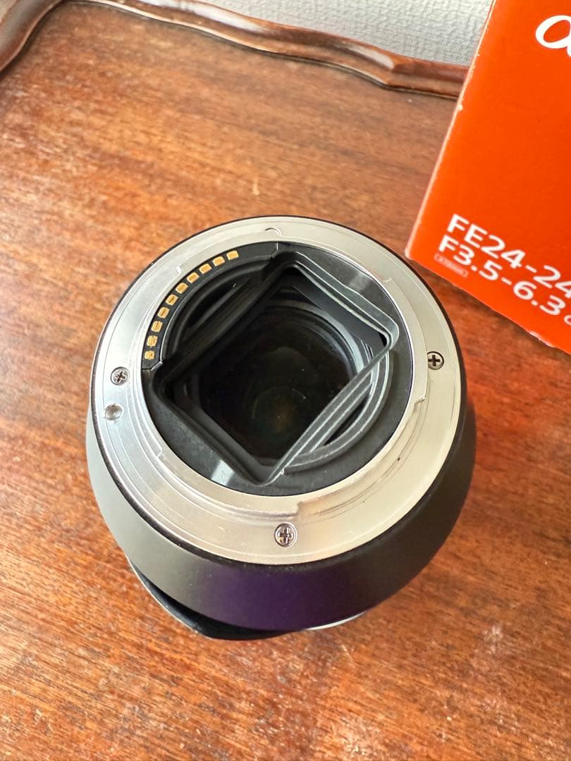 SONY FE 24-240mm F3.5-6.3 OSS ズームレンズ