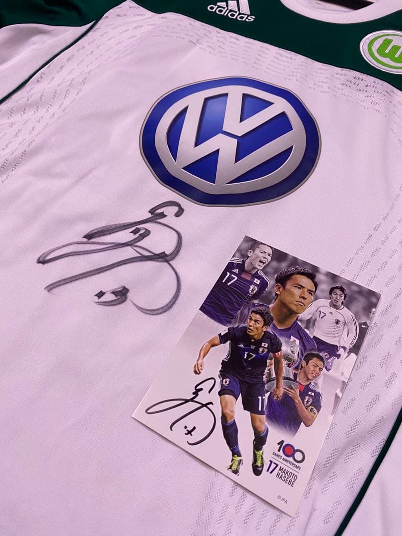 長谷部誠 直筆サイン入りヴォルフスブルクユニフォーム 直筆サイン