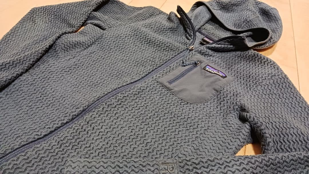 人気パタゴニアR1エアフルジップフーディSサイズグレーポーラテック