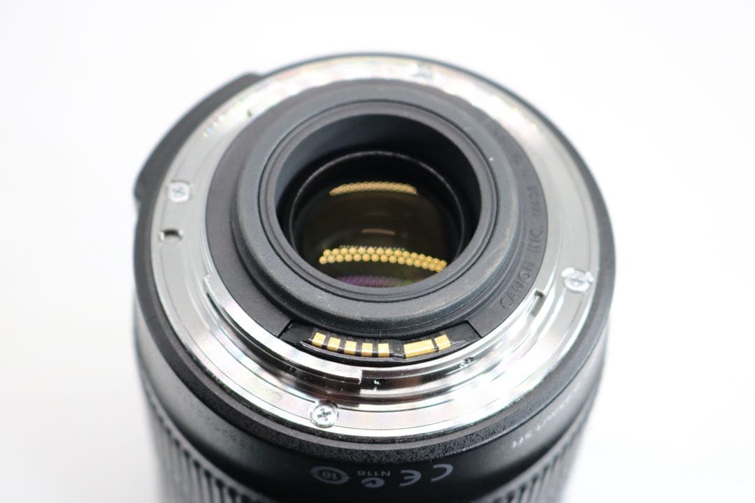 美品　【Canon EF-S 18-135mm F3.5-5.6 IS 】