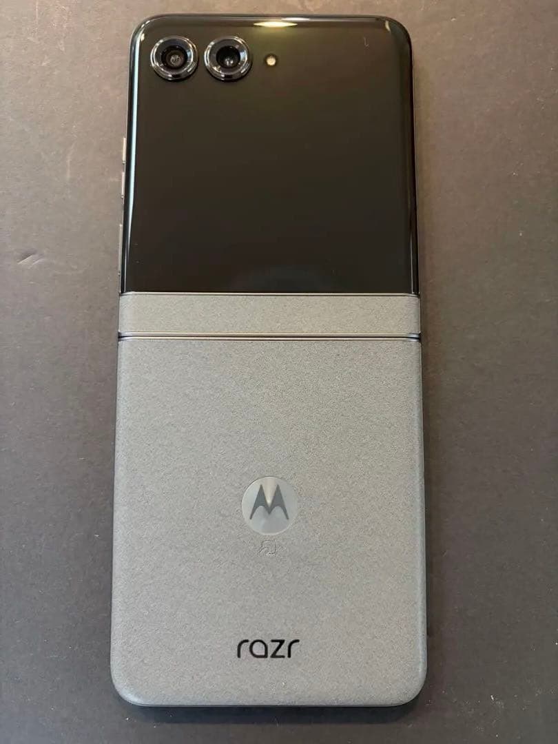 【美品】motorola razr 50 512GB コアラグレー Motorola スマートフォン motorola razr 50 12GB/512GB コアラグレイ