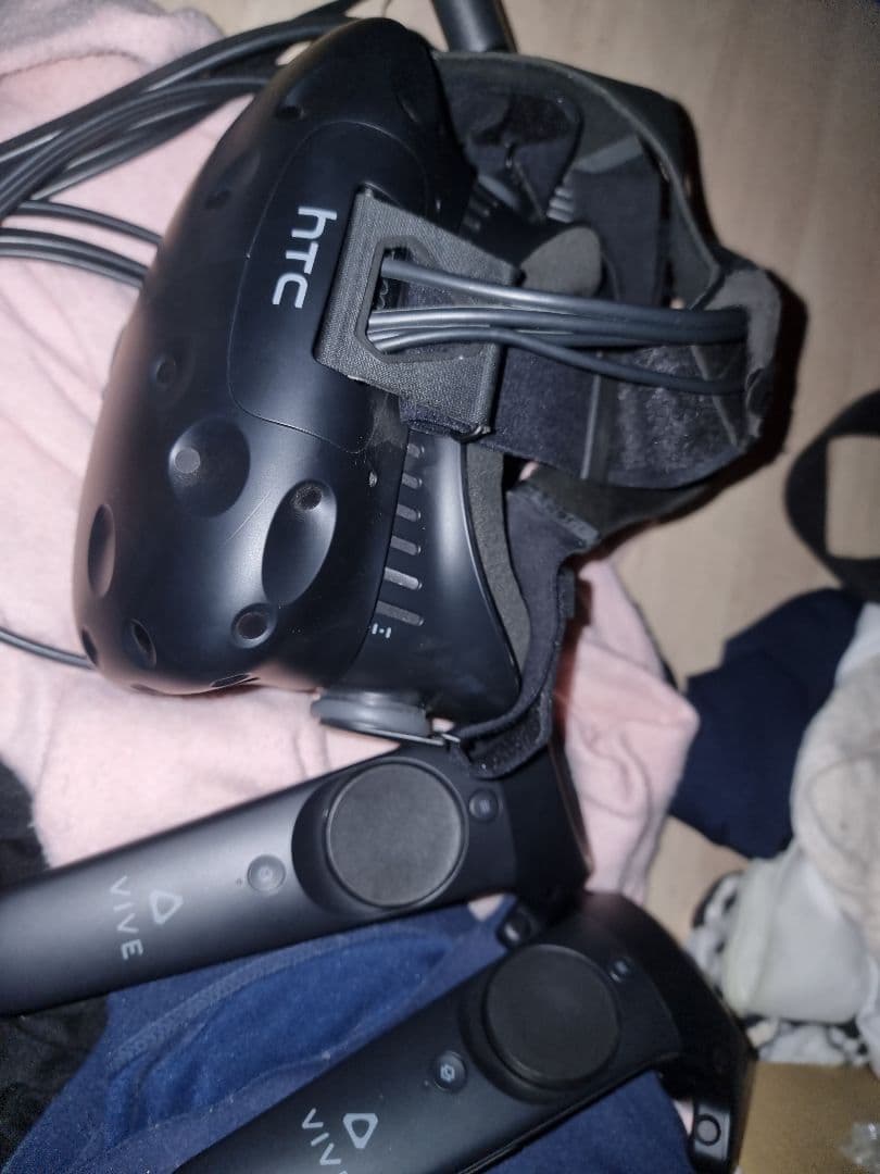 HTC Vive VRヘッドセットとケーブル ジャンク - メルカリ