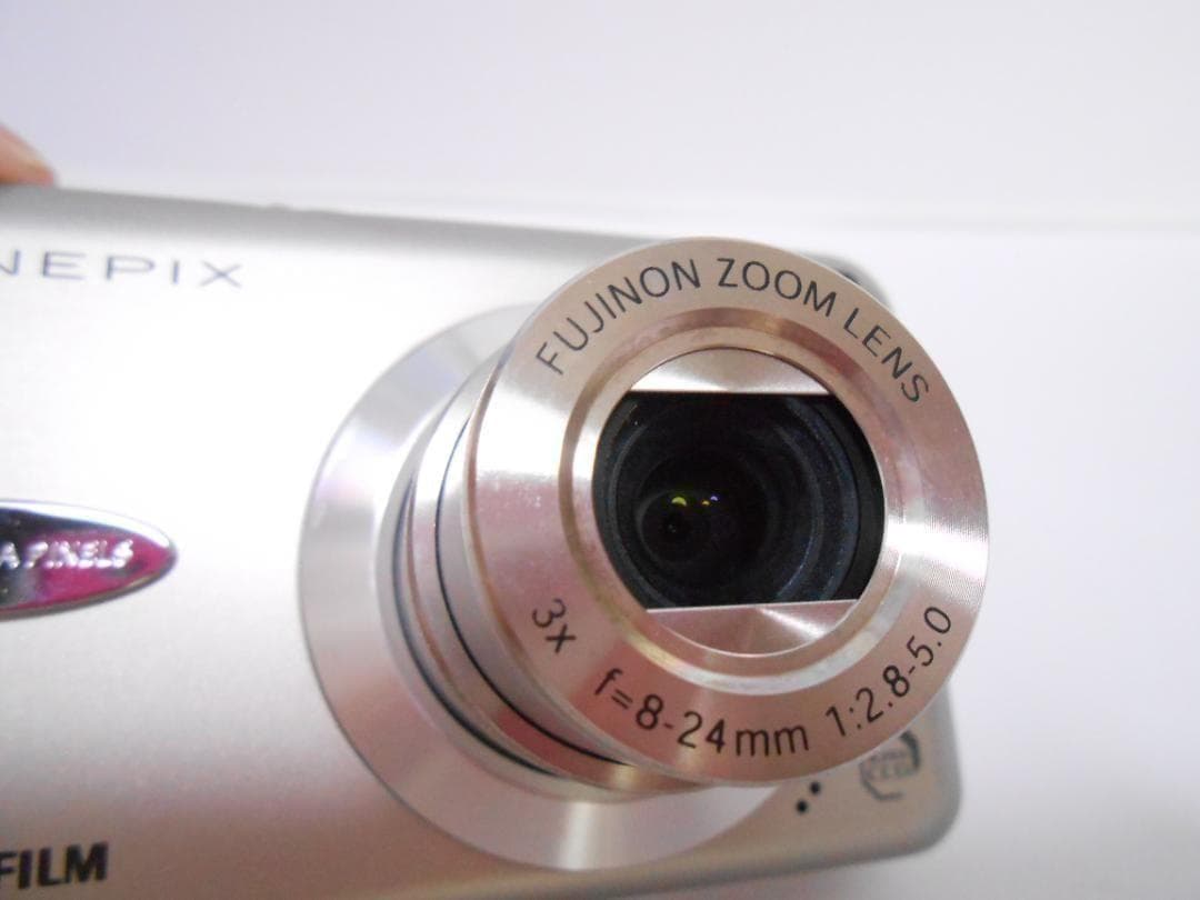 お値下げ歓迎・美品】 FUJIFILM FinePix F30 シルバー - メルカリ