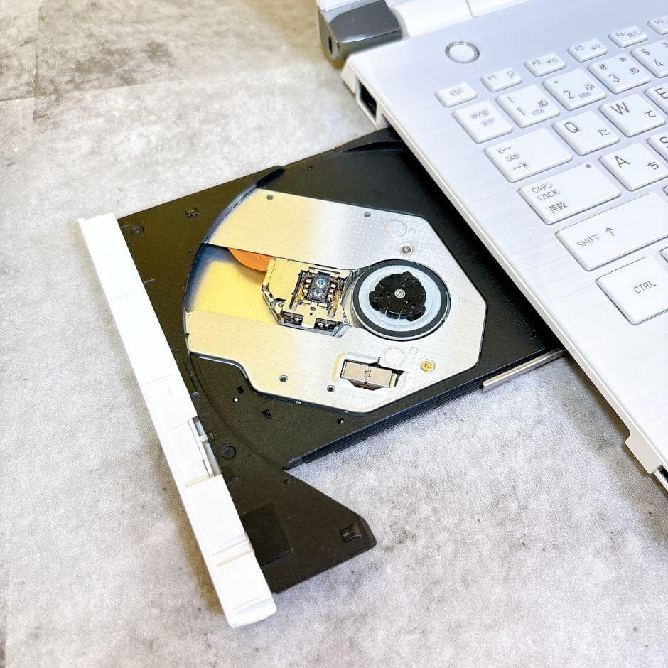 きれいな白❣新品SSD480GB✨カメラ付 ブルーレイ フルHD 薄型Win11