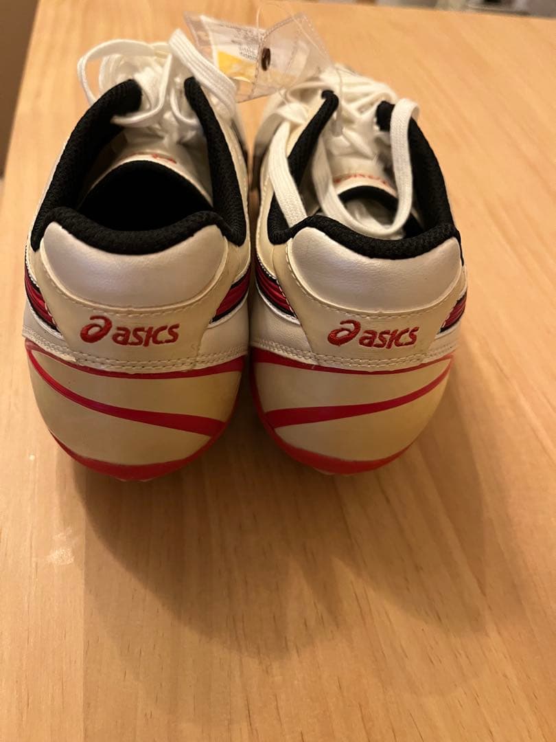 新品未使用】坪井選手 サイン入りasicsスパイク - メルカリ