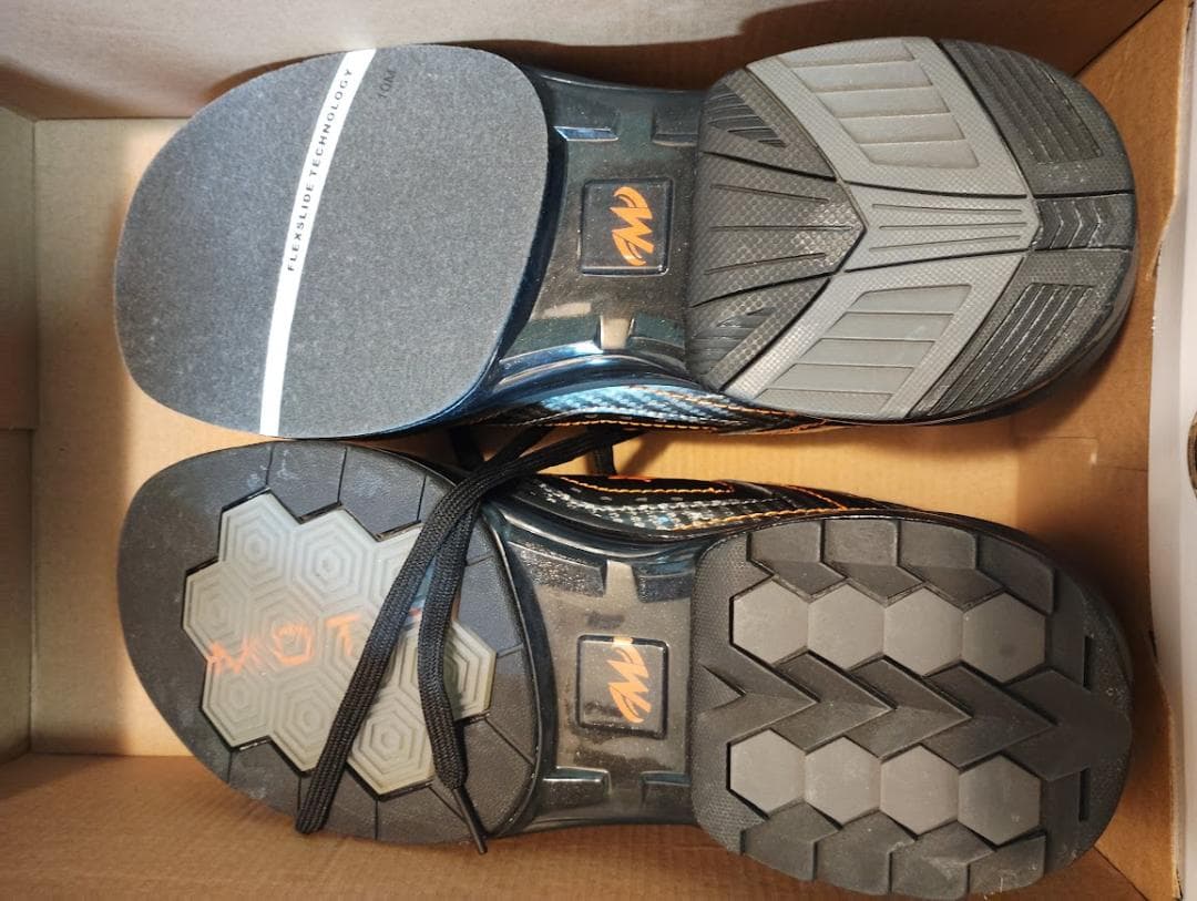 MOTIV ボウリングシューズ ブラック/オレンジ 28.0cm