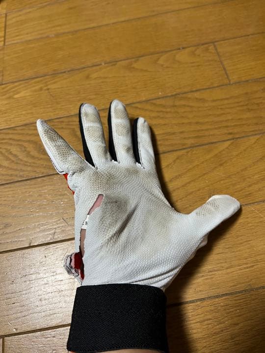 巨人・阿部慎之助監督使用 バッティンググローブ（右手のみ） - メルカリ