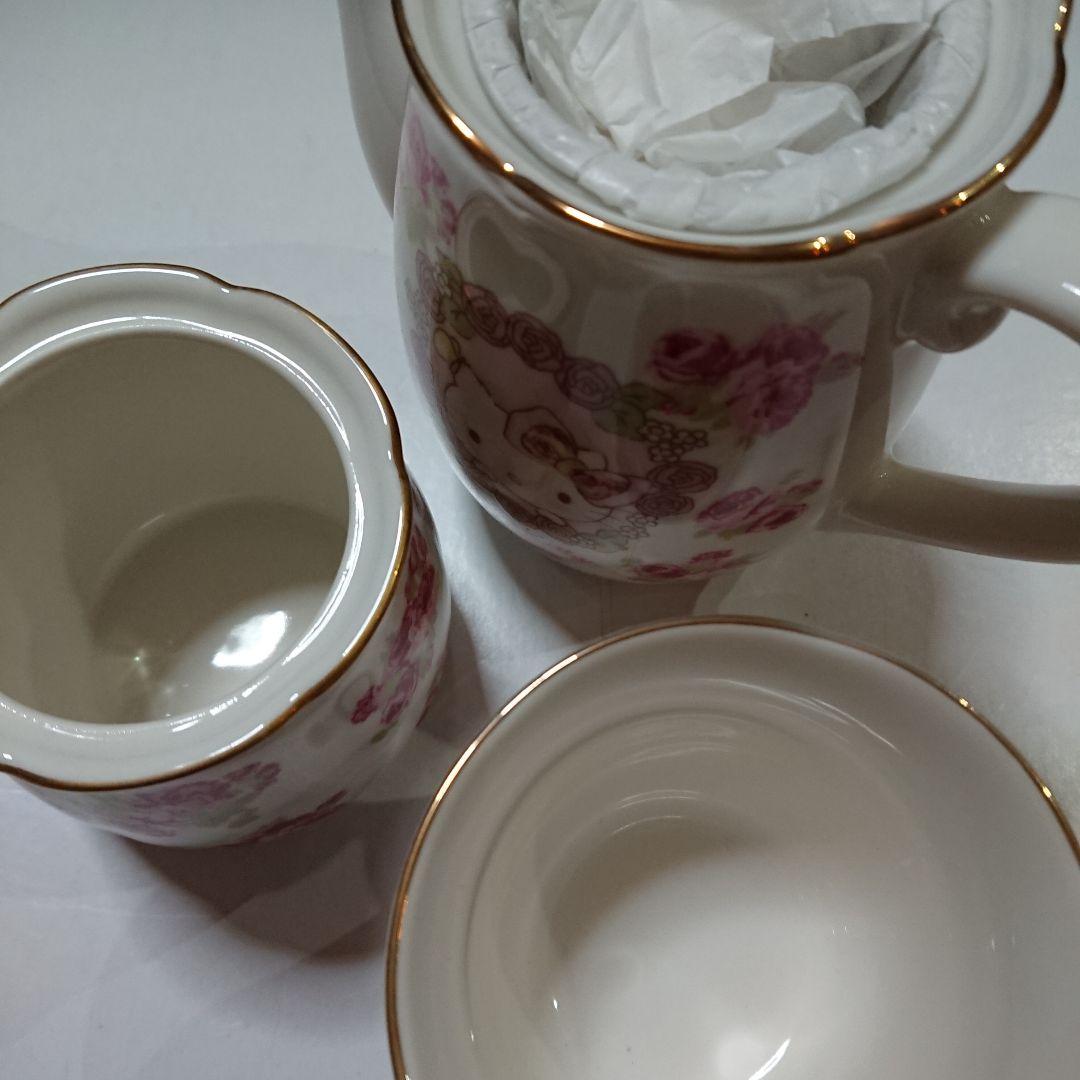 ティーセット バラ ホワイト 5点 ハローキティ × ローラアシュレイ