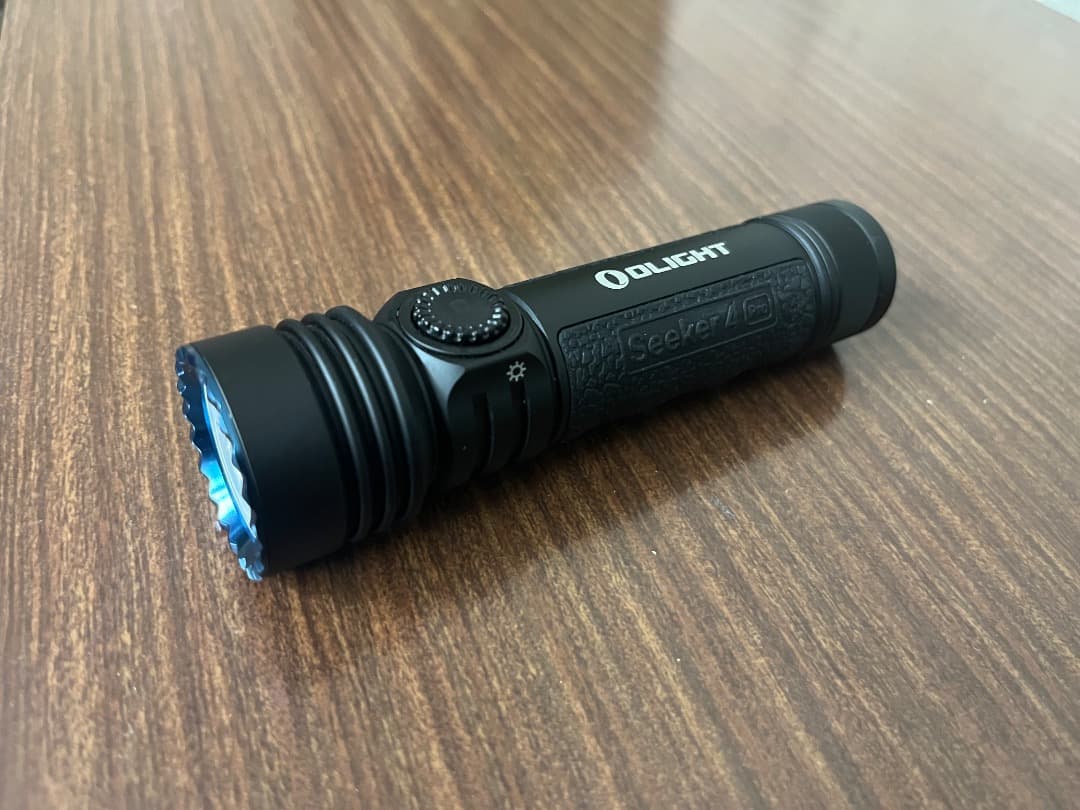 オーライト olight Seeker 4 Pro Amazon.co.jp: OLIGHT(オーライト) Seeker 4 Pro LEDライト 懐中電灯