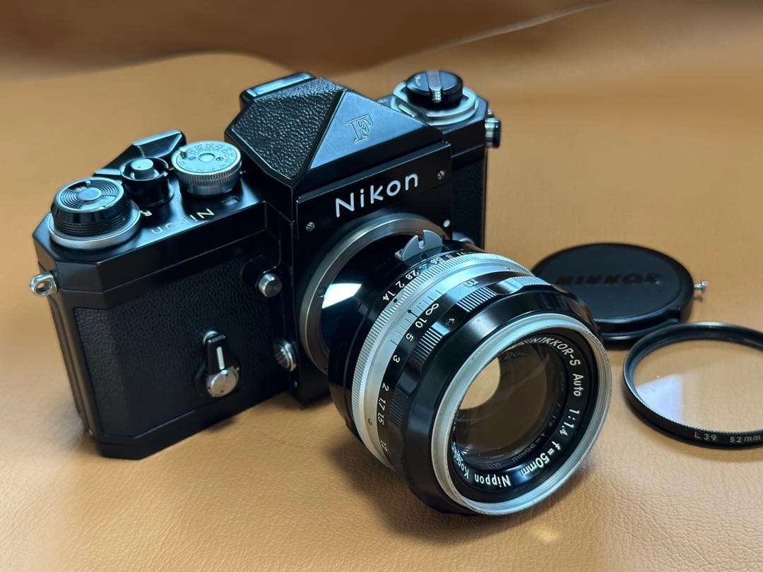 Nikon F アイレベル ボディ（後期型 アポロ）、レンズ50mm F1.4 ☆極上品☆ニコン Nikon F アイレベル ボディ ♯1534 - メルカリ