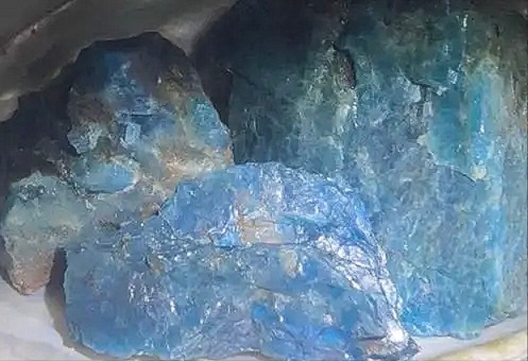 ブルーアパタイト 原石（ブラジル産） Select by Amulet〜天然石