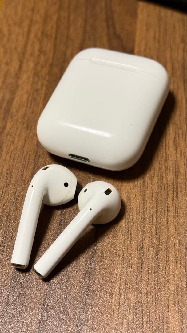 AirPods第2世代 本体 ホワイト ワイヤレスイヤホン - メルカリ