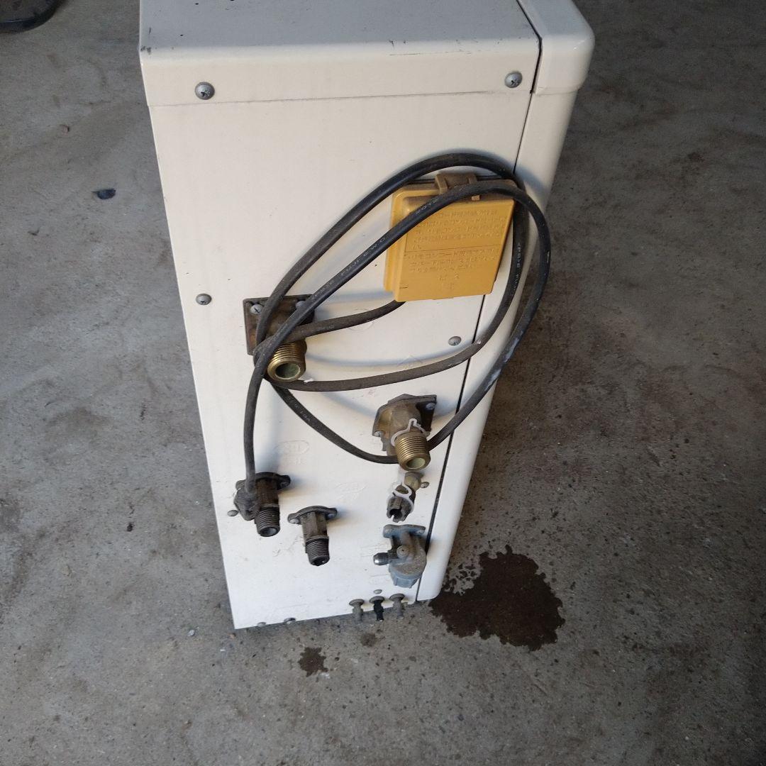 ジャンク ノーリツ 石油 給湯器 OTQ-4701AY美作市より 引き取り限定