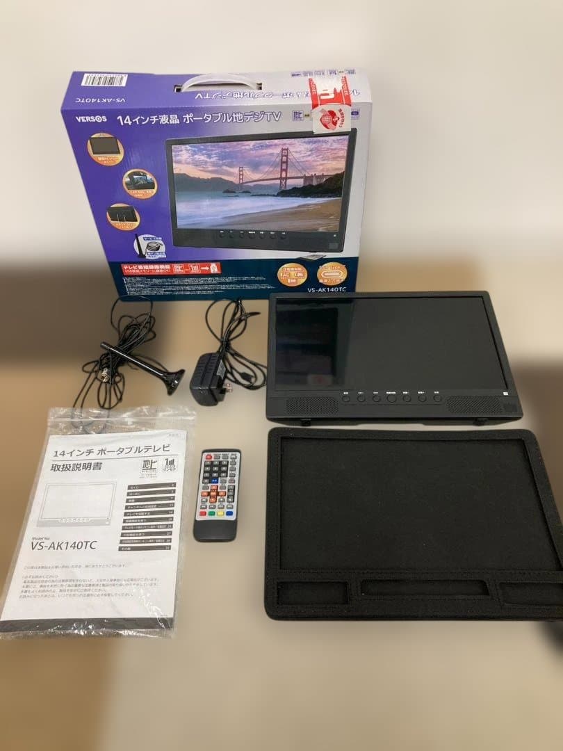 VERSOS 14インチ ポータブル 地デジテレビ VS-AK140TC - メルカリ