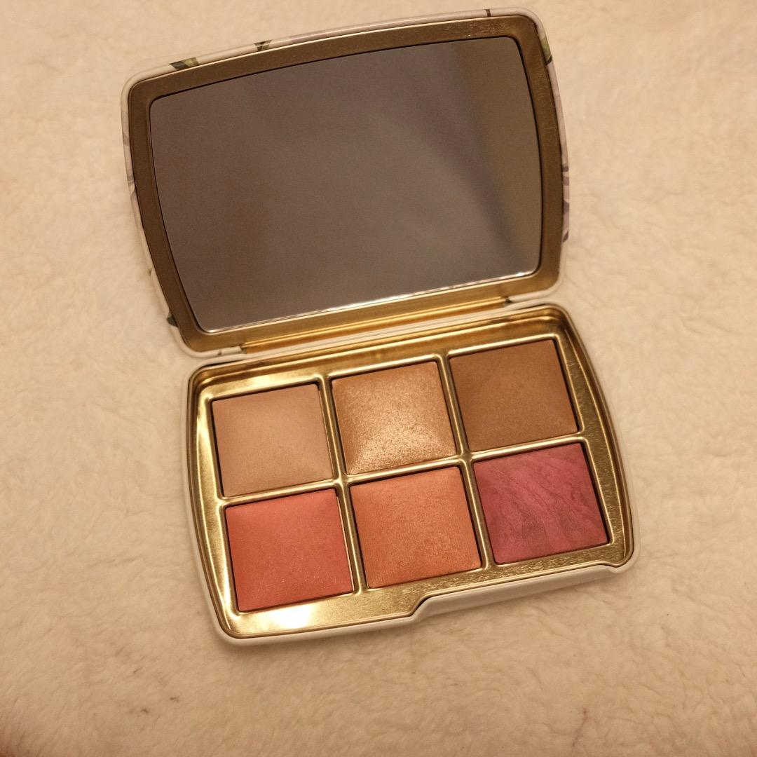 Hourglass Ambient light palette 【SWAN】 Hourglass Ambient Lighting Edit Unlocked- Swan | Cult Beauty