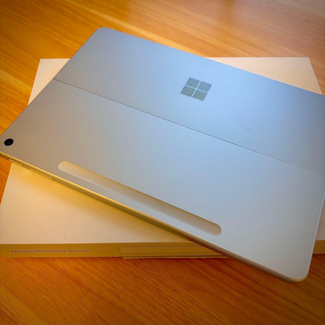 ■新品同様！【Surface Pro 12インチ_プラチナ／Microsoft】 特別モデル Surface Pro 12 インチ プラチナ Snapdragon® X Plus/16