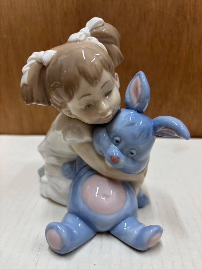 リアドロ (ナオ ) 大好きな女の子とウサギ