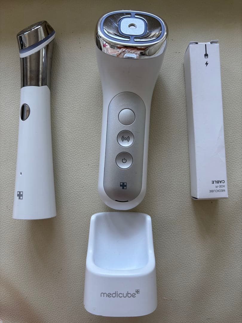 2つセット　メディキューブ 美顔器 AGE-R AIR MEDICUBE AGE-R ATS AIR SHOT 未 メディキューブ ダーマエアショット