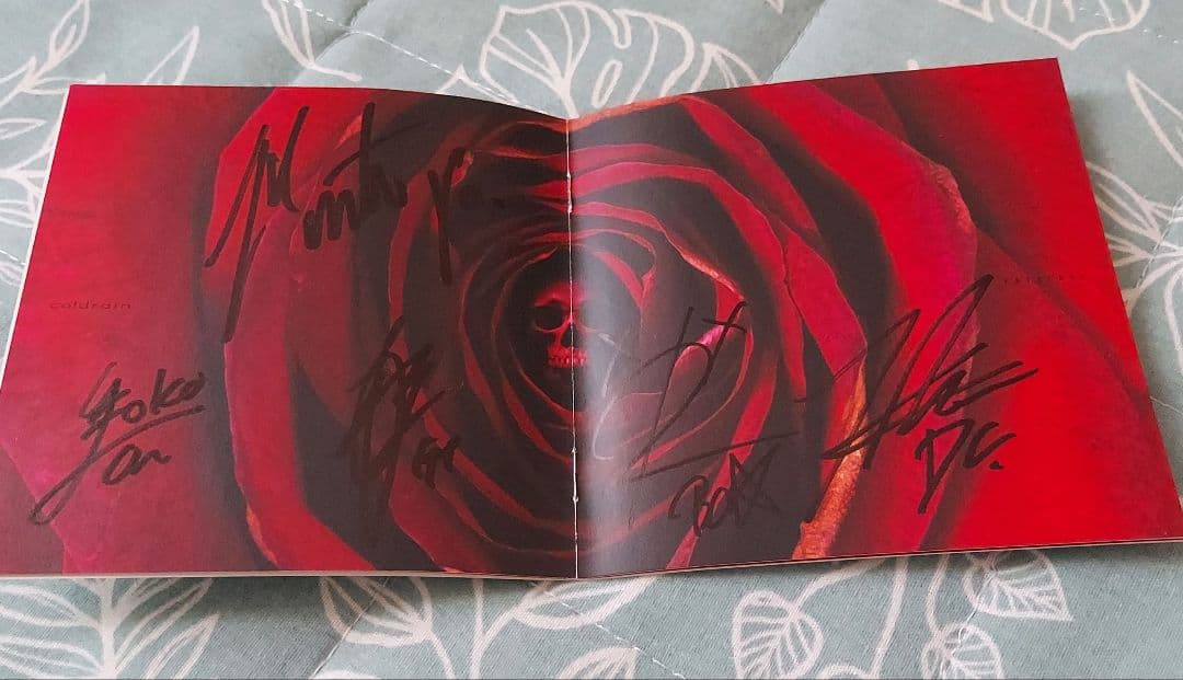 coldrain サイン入りCDとシリアルナンバー入りCD - メルカリ