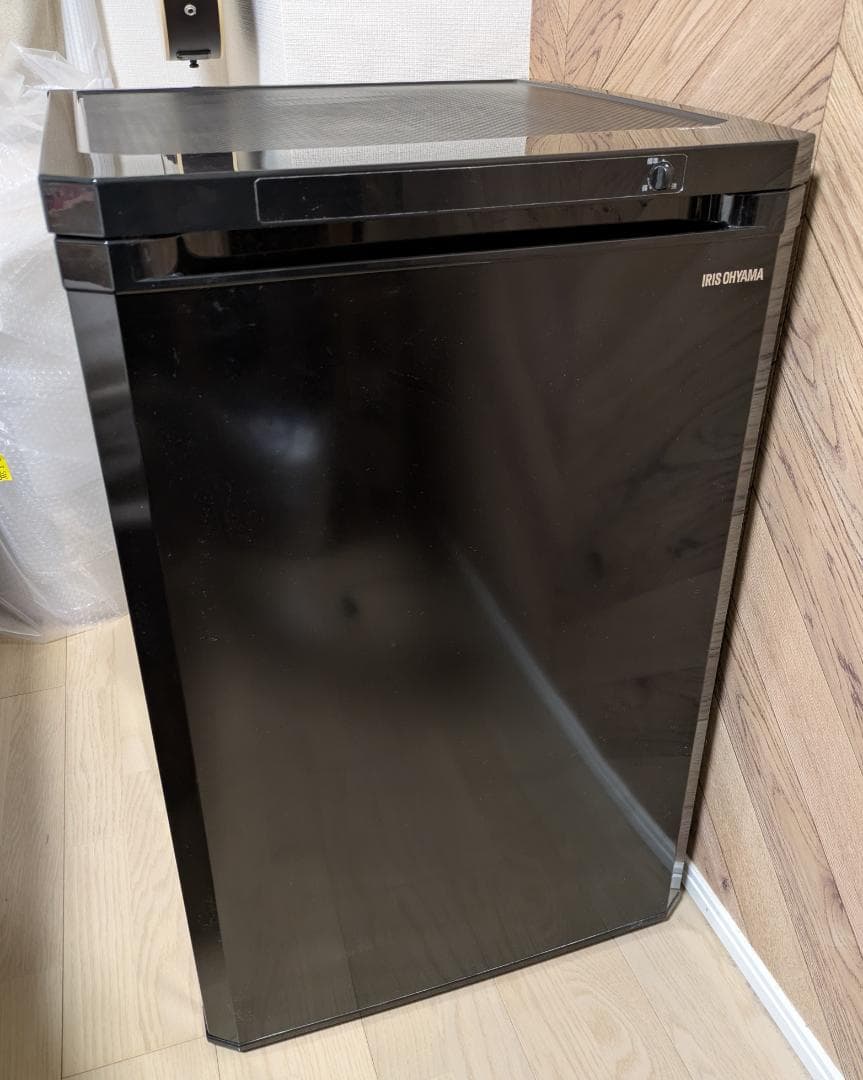 IRIS OHYAMA 85L冷凍庫 IUSD-9B-B 外装キレイです IRIS OHYAMA（アイリスオーヤマ） 冷凍庫 85L IUSD-9B-W 右開き 片開き